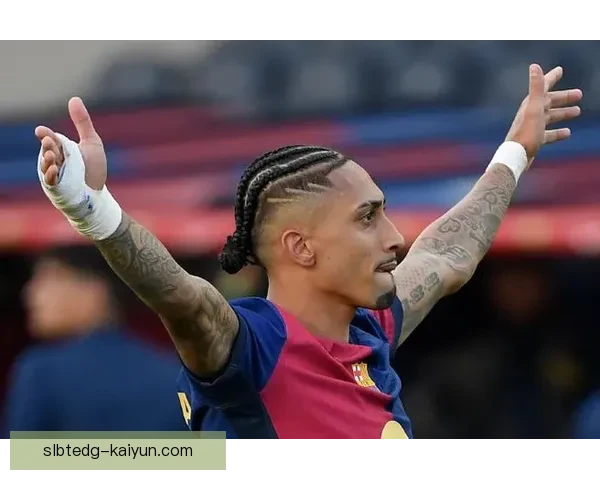 拉菲尼亚在欧冠赛场的13球纪录再创佳绩，持续吸引关注